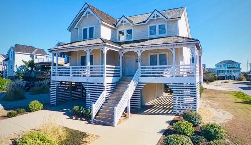 Five-Bedroom Holiday Home