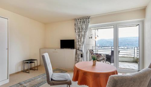 Superior One-Bedroom Apartment with Balcony