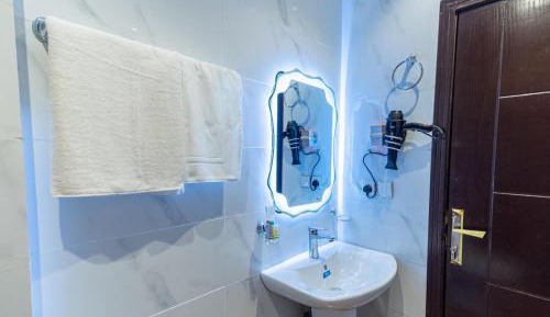 Twin Room with Private Bathroom