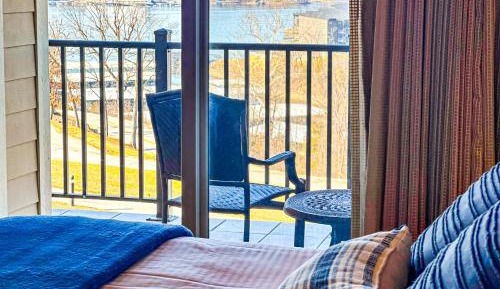 Apartment with Lake View