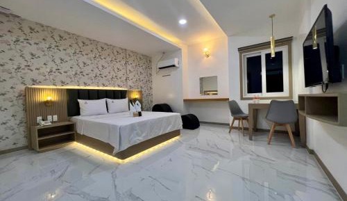 Standard Queen Room