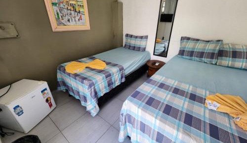 Basic Triple Room with Shared Bathroom