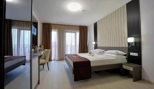 Double or Twin Room with Balcony - Free Aquapark Access