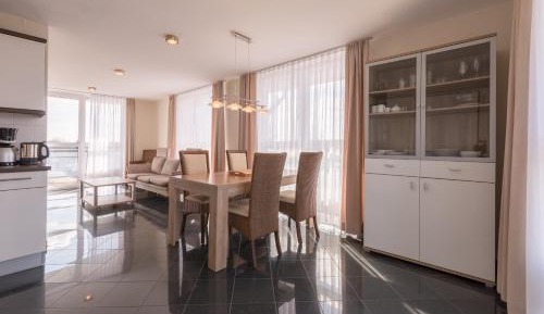 Apartment with Lake View