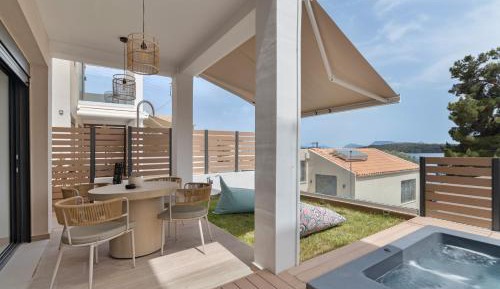 Superior One-Bedroom Apartment with Balcony
