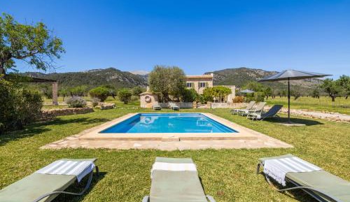 Villa with Garden View