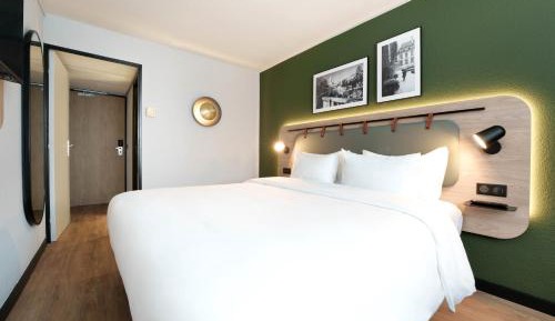 Superior Room - 1 King Bed