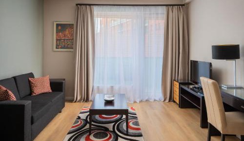 Deluxe One-Bedroom Suite