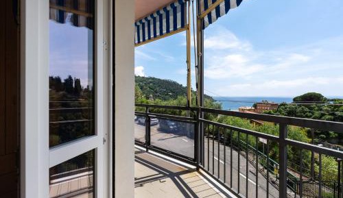 Superior One-Bedroom Apartment with Balcony