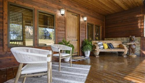 Six-Bedroom Holiday Home