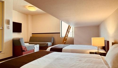 Premium Twin Room, Non Smoking (B-LOFT)