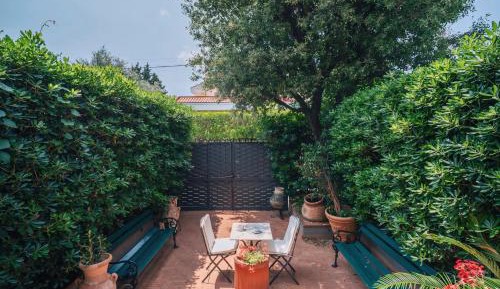 Villa with Garden View