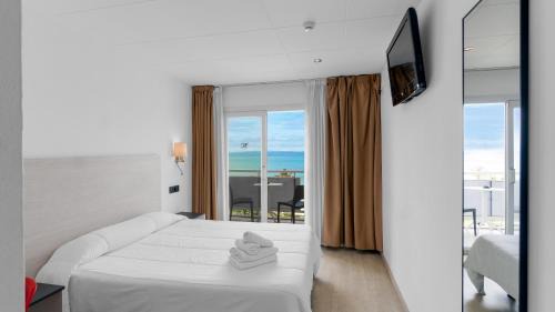 Double or Twin Room with Sea View