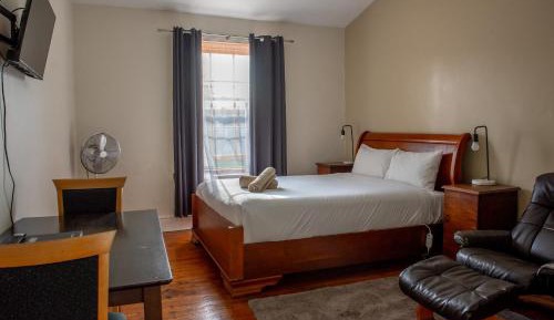 Queen Room with Shared Bathroom