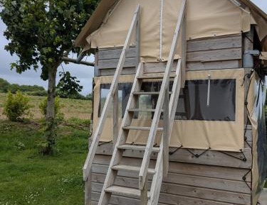 Hut
