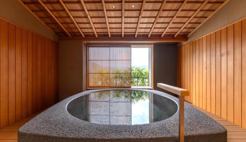 Suite with Spa Bath B