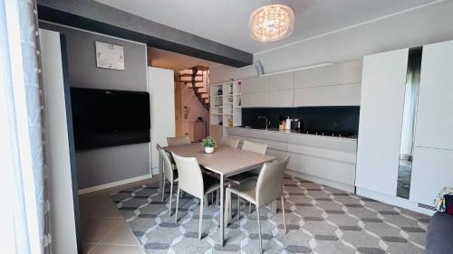 Apartment with Lake View