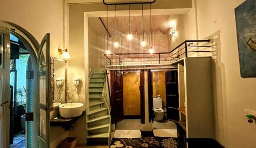 Superior Family Room + mezzanine