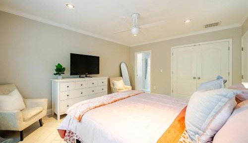 Three-Bedroom Holiday Home 