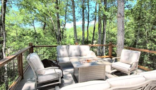 Three-Bedroom Holiday Home 