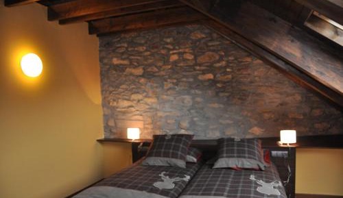Standard Twin Room with Mountain View