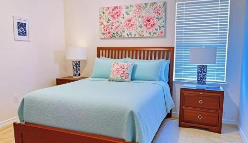 Queen Room with Pool View