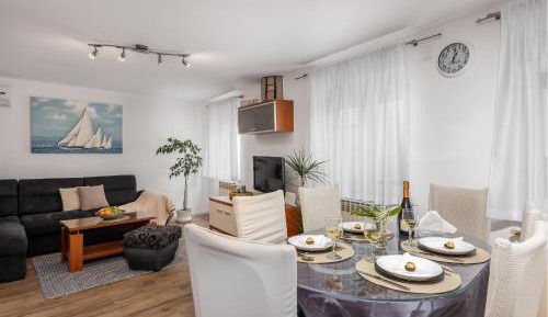 Two-Bedroom Holiday Home