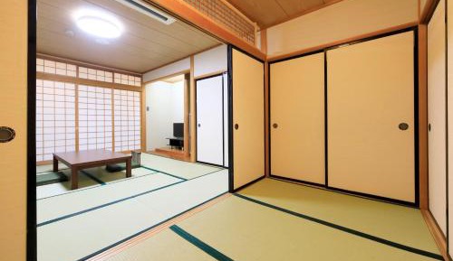 Japanese-Style Quadruple Room
