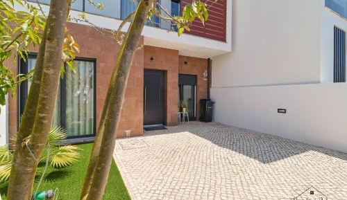 Villa with Garden View
