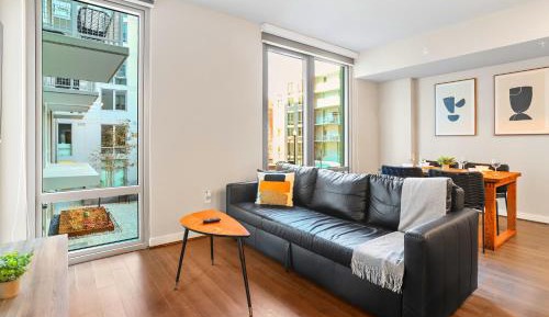 Two-Bedroom Apartment with City View