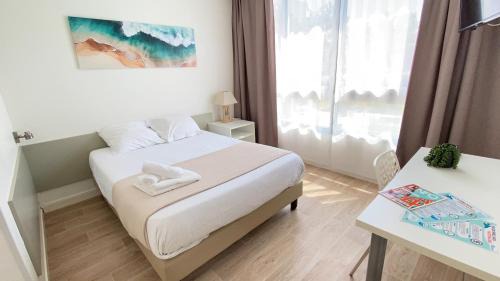 Renovated Studio with Harbor View