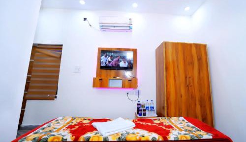 Deluxe Double Room (2 Adults + 1 Child)