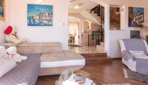 Five-Bedroom Holiday Home