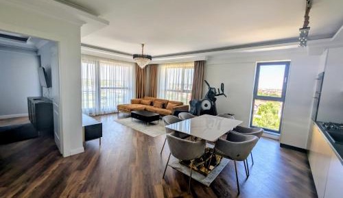 Deluxe One-Bedroom Apartment with City View
