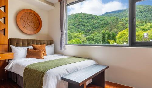 Quadruple Room with Mountain View