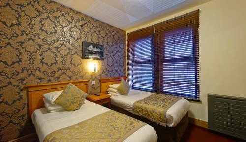 Standard Twin Room