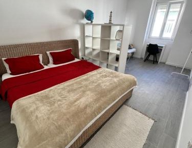 Deluxe King Suite