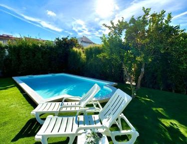 Double Room with Pool View