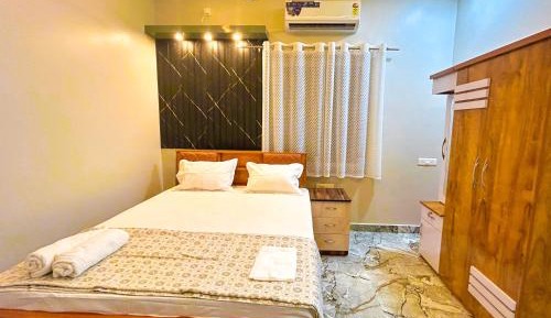 Deluxe Double Room (2 Adults + 1 Child)