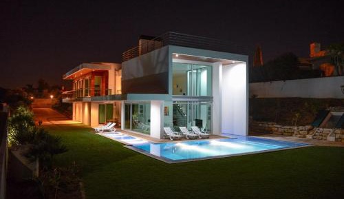 Villa - Beach Front