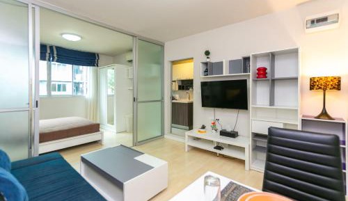 Apartment with Garden View