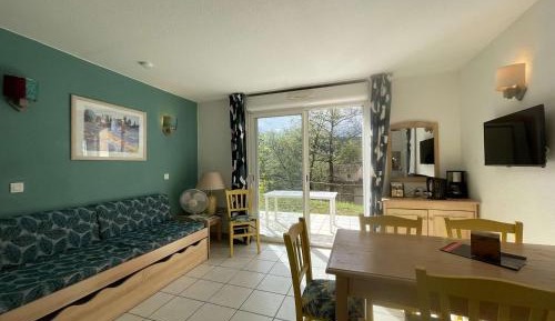 Holiday Home (6 Adults)