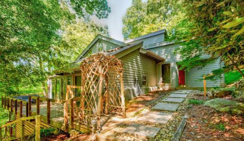 Five-Bedroom Holiday Home