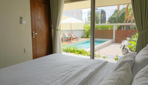 Double Room with Pool View