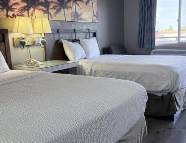 Queen Room with Two Queen Beds - Smoking