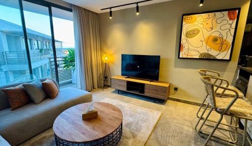 One-Bedroom Apartment with Pool View