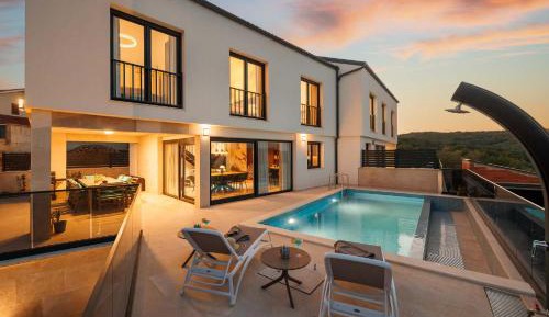 Villa with Sea View