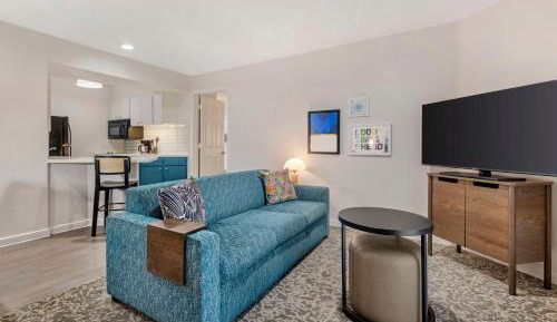 Two-Bedroom Suite with Queen and Two Double Beds