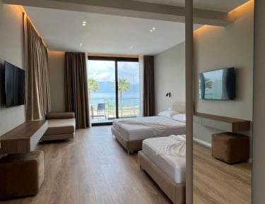Deluxe Double or Twin Room with Sea View