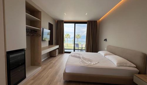 Double or Twin Room with Sea View
